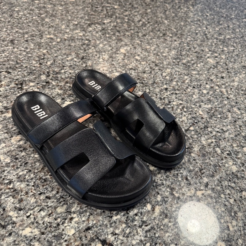 Bibi Lou Elegant Black Slide Sandals